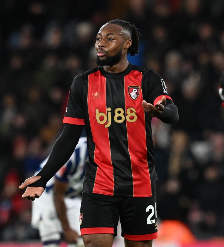 实时更新-斯洛特称赞塞梅尼奥：他不仅是一名出色的球员，心理上也非常强大