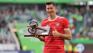 官网-生日快乐！莱万德甲打进312球，赛事历史仅少于盖德-穆勒