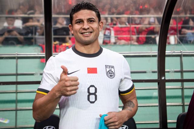 1744217641591099115.jpg 专业体育直播-归化国脚艾克森宣布退役 5获中超冠军2夺亚冠