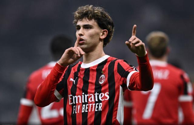 1743665014973017316.jpg 官网-沃克冤枉费利克斯了 他哪敢自比梅西 他每球必传