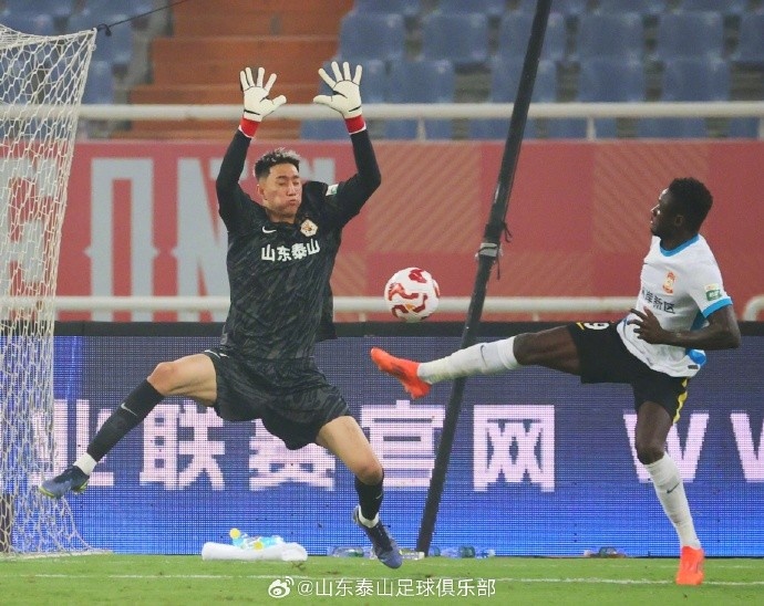 专业体育直播-感谢22190位现场球迷的声浪席卷奥体！下一战，我们继续并肩！