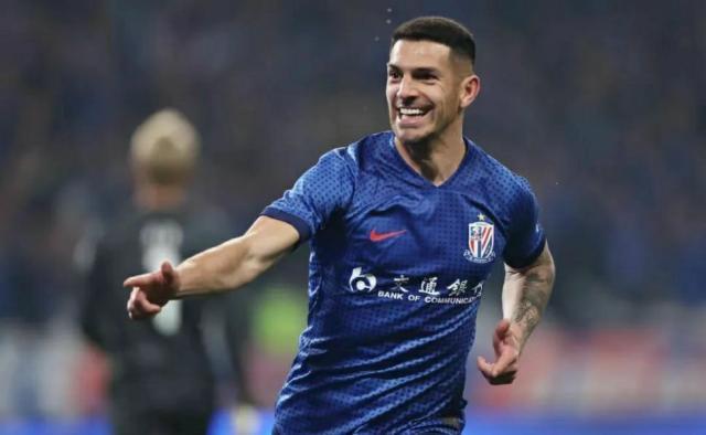 1710083760239013192.jpg 申花疯狂跑动的“双塔”整顿争冠军团