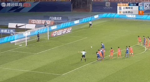 【中超】吴曦点球于汉超破门 申花主场2比1逆转泰山